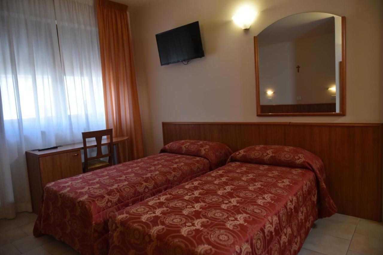Hotel E Appartamenti La Solaria San Giovanni Rotondo Extérieur photo