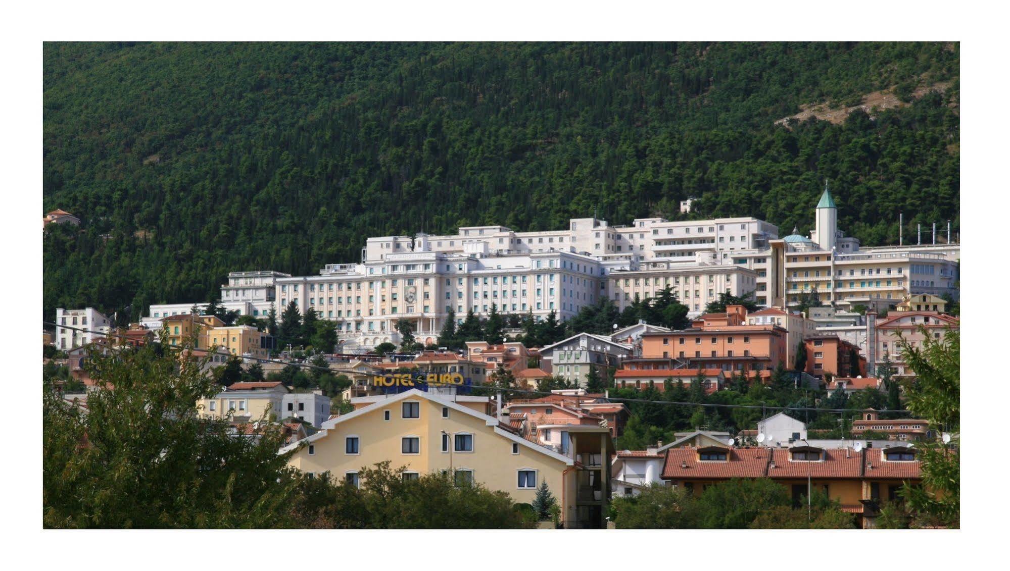 Hotel E Appartamenti La Solaria San Giovanni Rotondo Extérieur photo