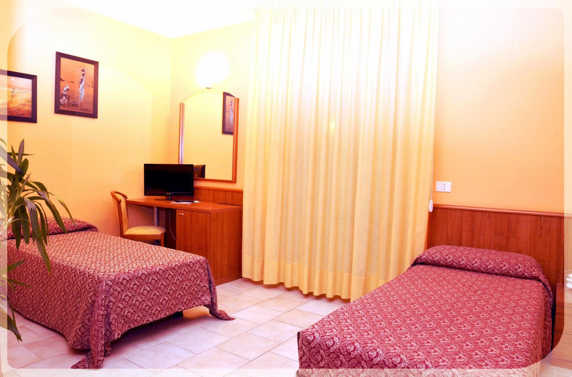 Hotel E Appartamenti La Solaria San Giovanni Rotondo Extérieur photo